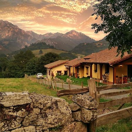 Casas Rurales Entrecastanos Onís Esterno foto
