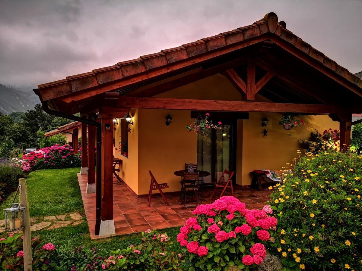 Casas Rurales Entrecastanos Onís Esterno foto