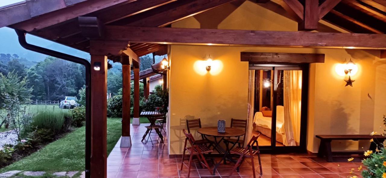 Casas Rurales Entrecastanos Onís Esterno foto