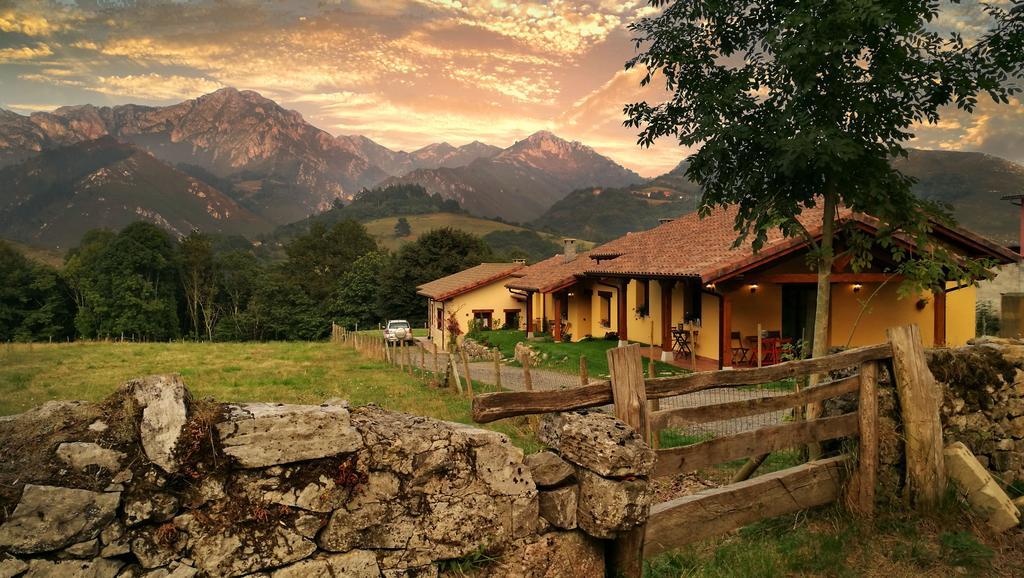 Casas Rurales Entrecastanos Onís Esterno foto