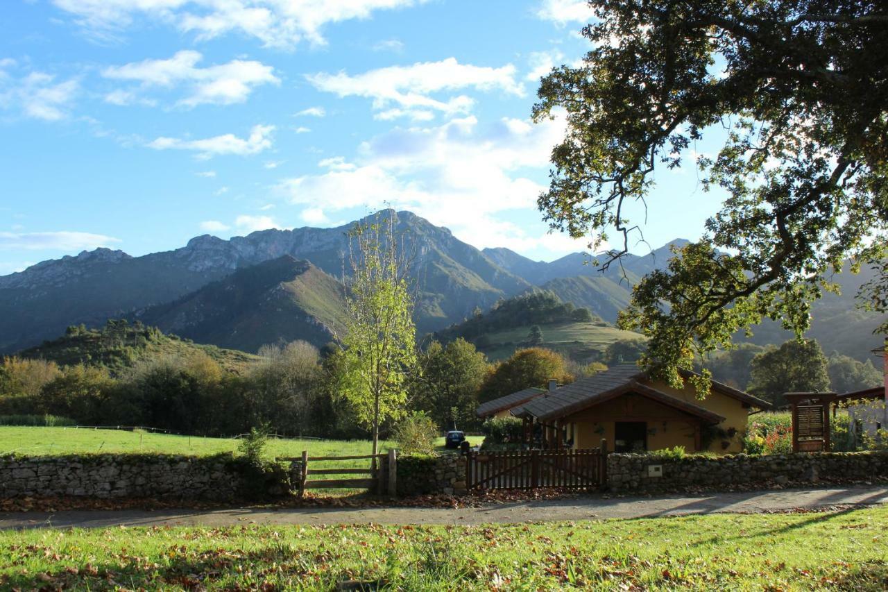 Casas Rurales Entrecastanos Onís Esterno foto