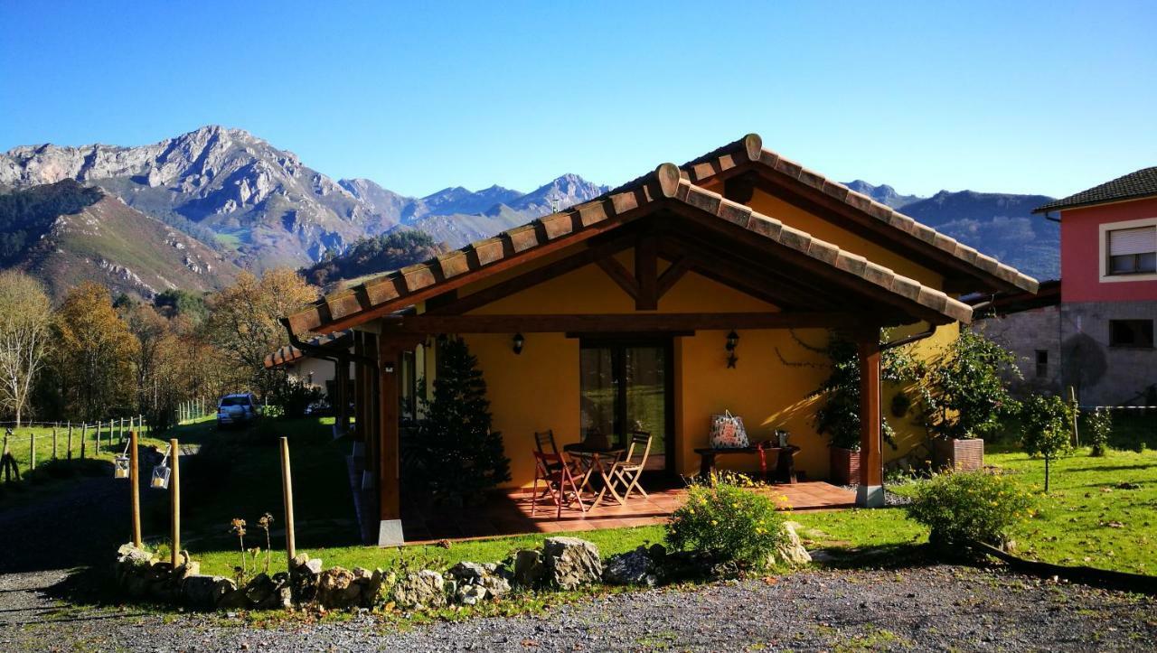 Casas Rurales Entrecastanos Onís Esterno foto